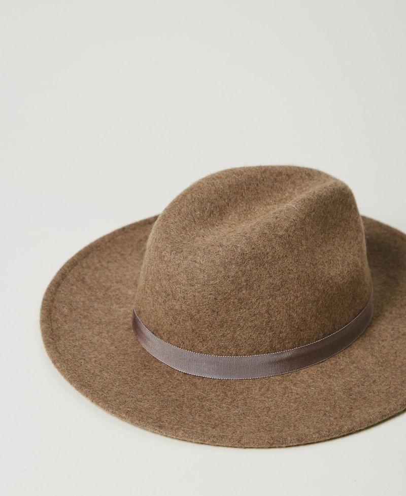 Scee by twin set Cappello in panno con Oval T Nuova