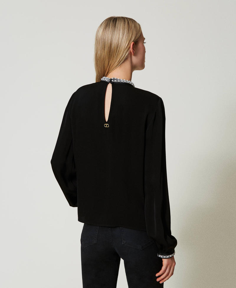 Scee by twin set Blusa in crêpe con ricami In Linea