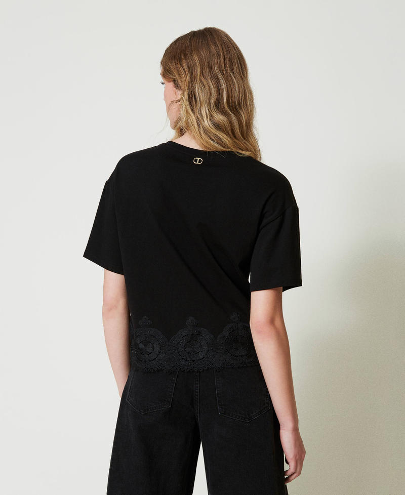 Scee by twin set T-shirt cropped con pizzo macramè Soddisfazione Garantita