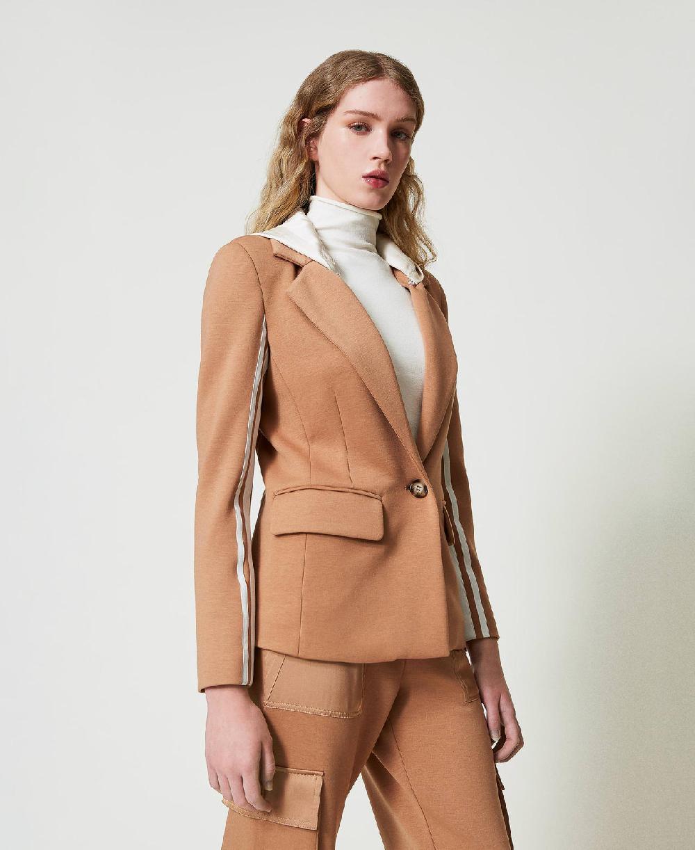 Scee by twin set Giacca blazer in tessuto scuba con cappuccio Fino Al -60%