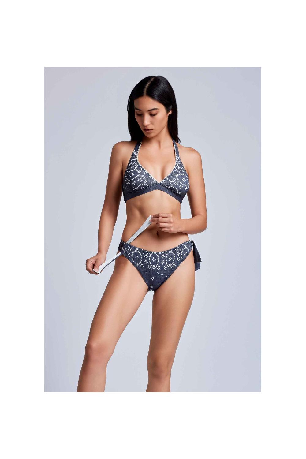 Vacanze Italiane Bikini con allacciatura al collo Fragola Offerta