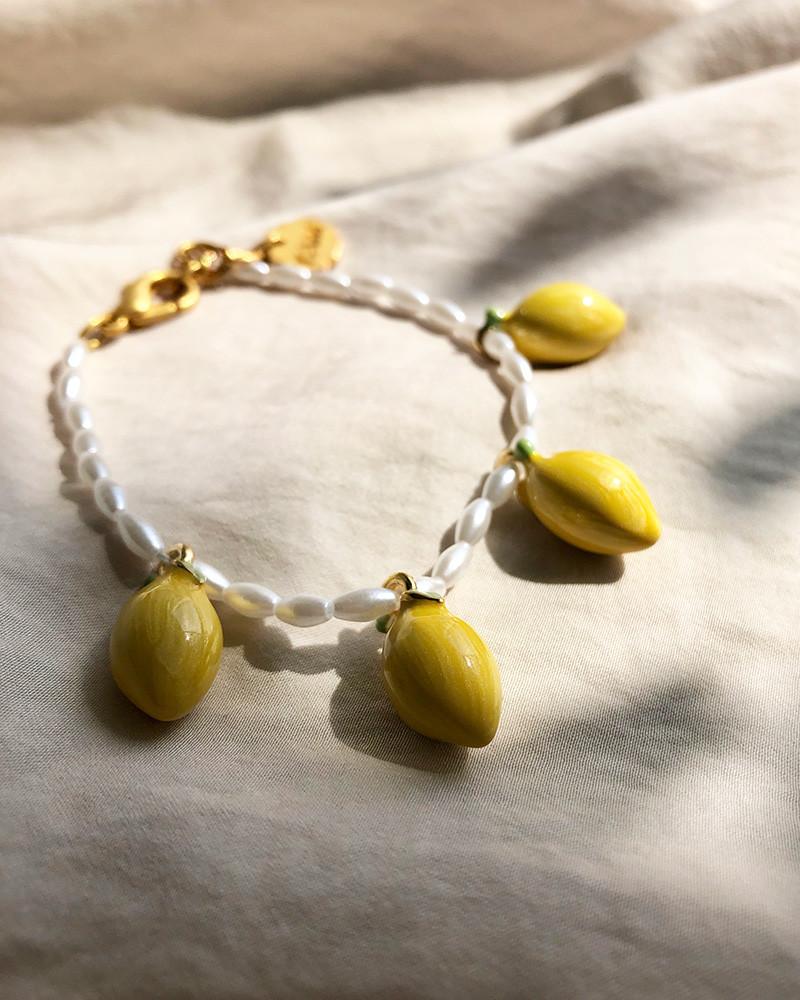 Y'am Capri Pearl bracelet with pendants lemons In Linea