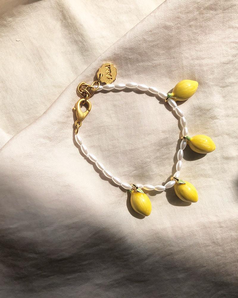 Y'am Capri Pearl bracelet with pendants lemons In Linea