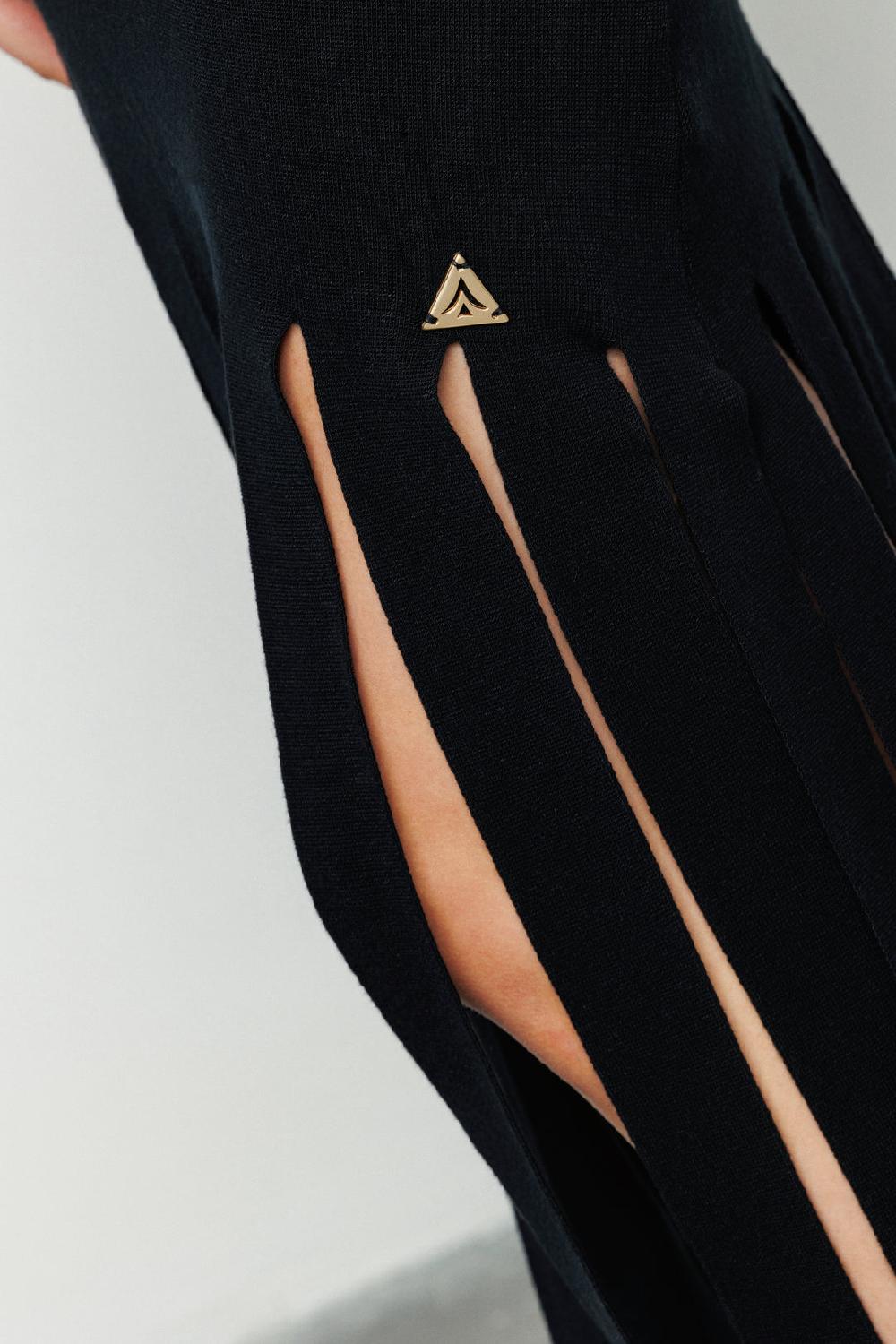 Akep ABITO LUNGO AKEP CUT OUT SULLA SPALLA CON FRANGE In Linea