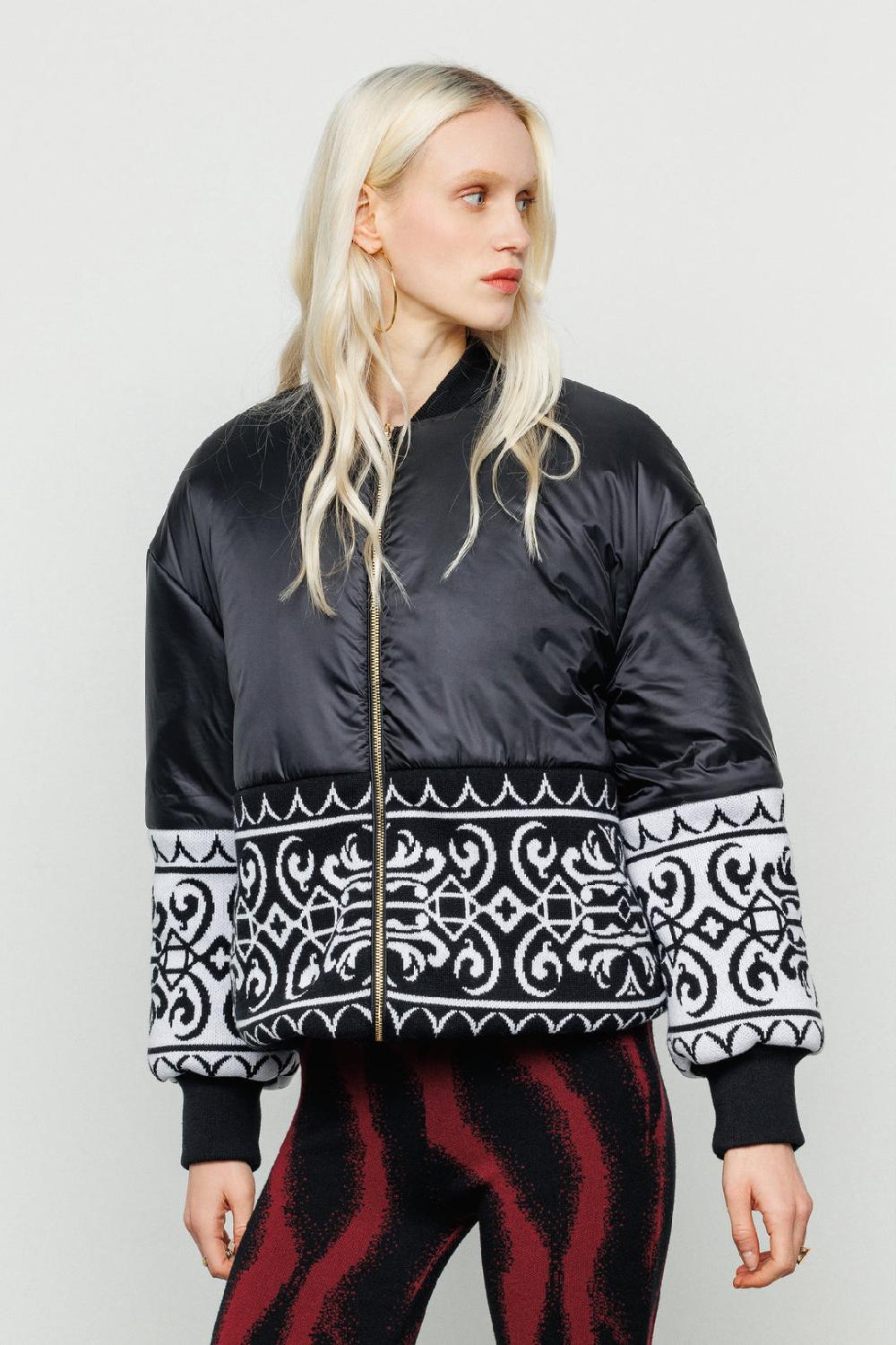 Akep BOMBER PIUMINO AKEP CON INSERTO JACQUARD SUL FONDO Presa