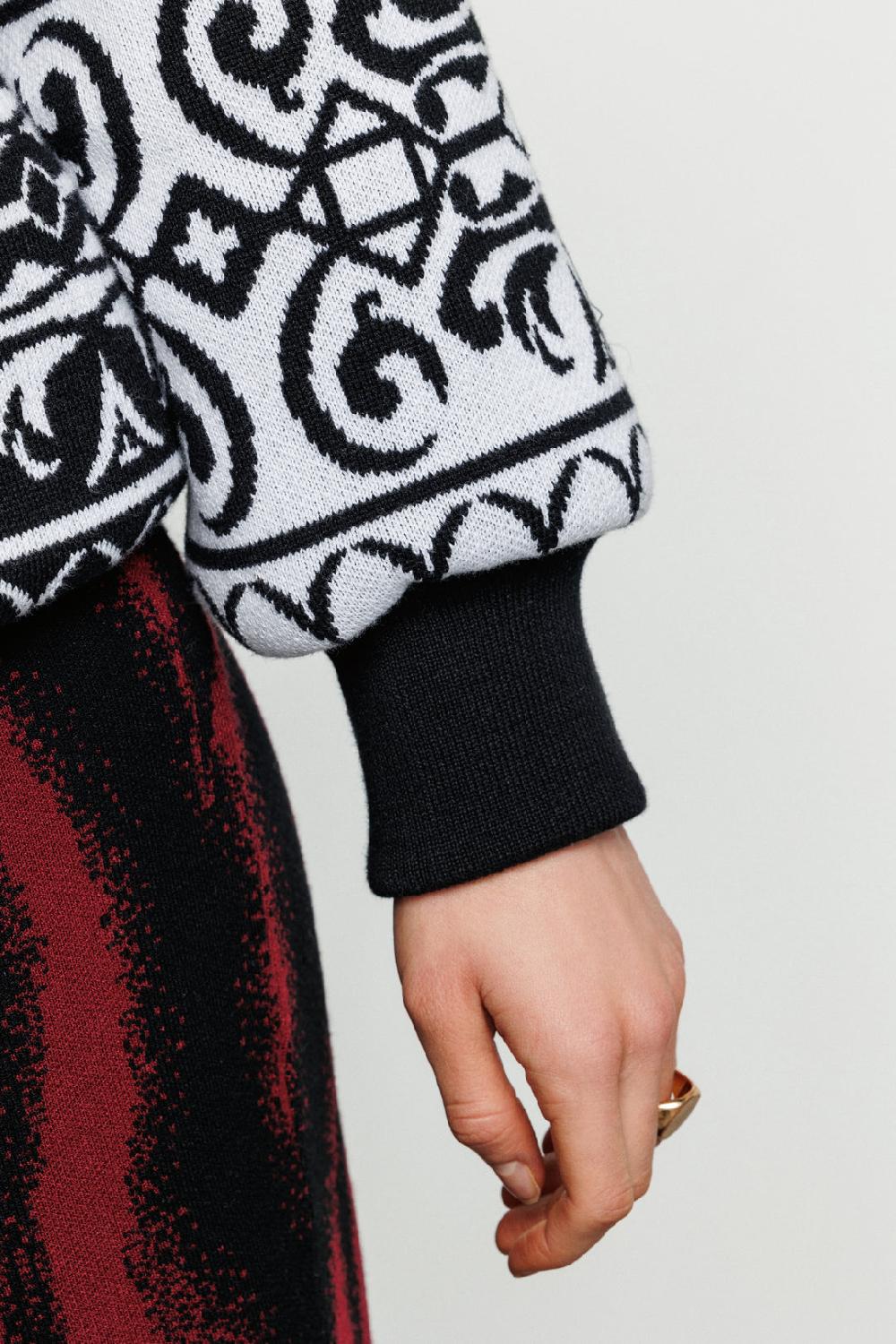 Akep BOMBER PIUMINO AKEP CON INSERTO JACQUARD SUL FONDO Presa