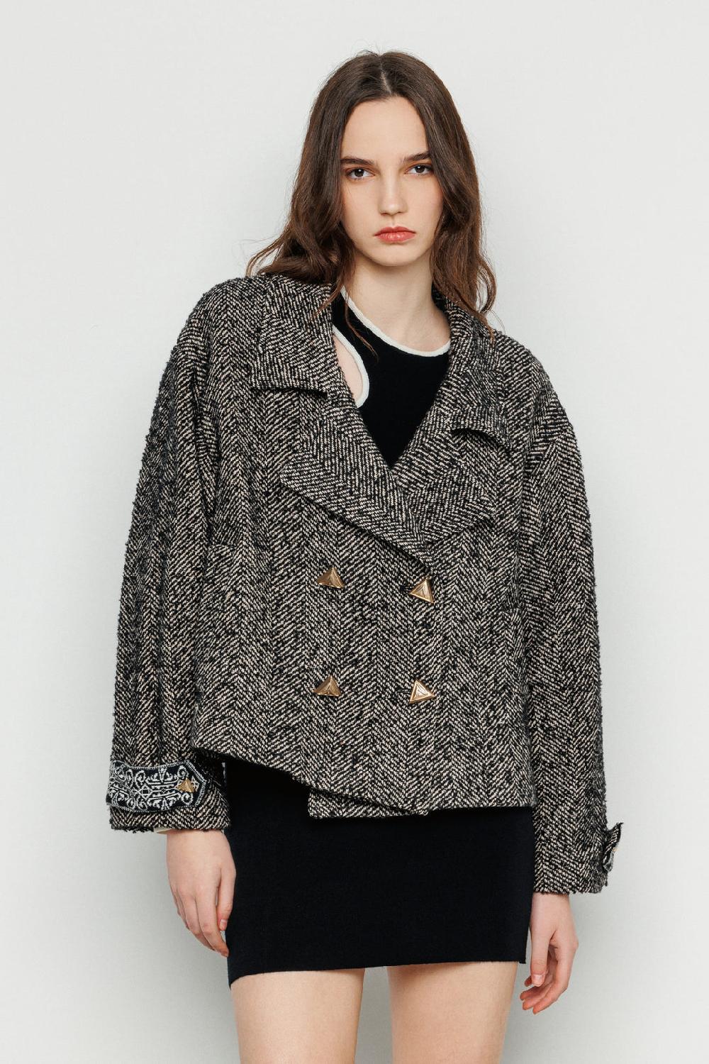 Akep CAPPOTTO CORTO AKEP CON MARTINGALA SULLE FONDO MANICA Offerte