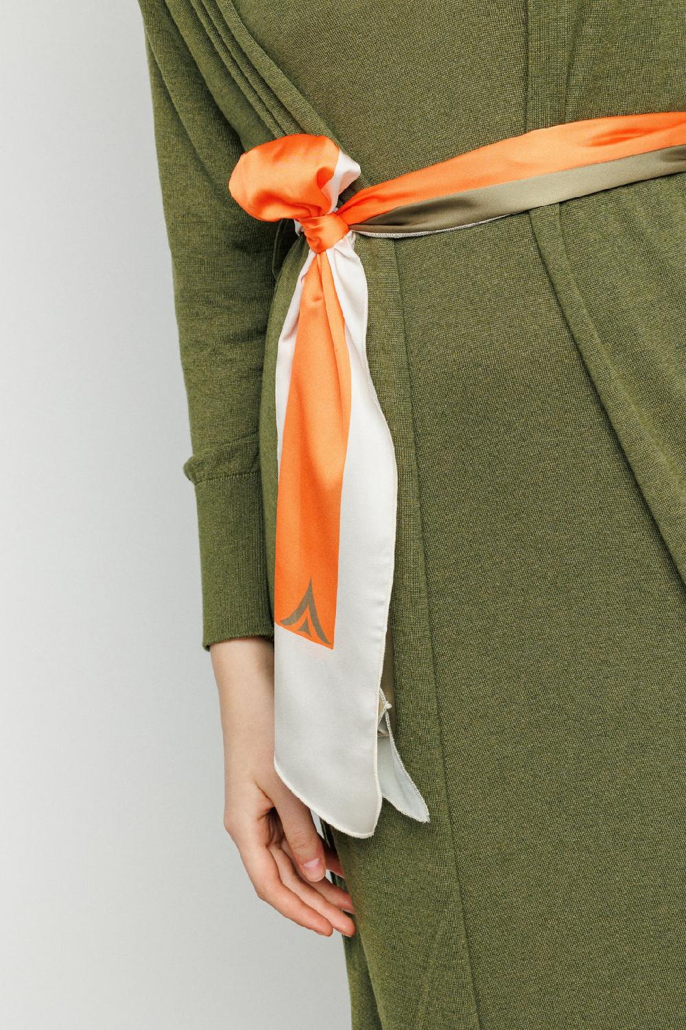 Akep CARDIGAN MIDI CON FOULARD IN VITA In Linea