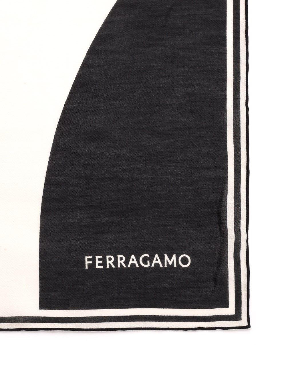 Al Duca D'Aosta Ferragamo Scialle con stampa In Saldo
