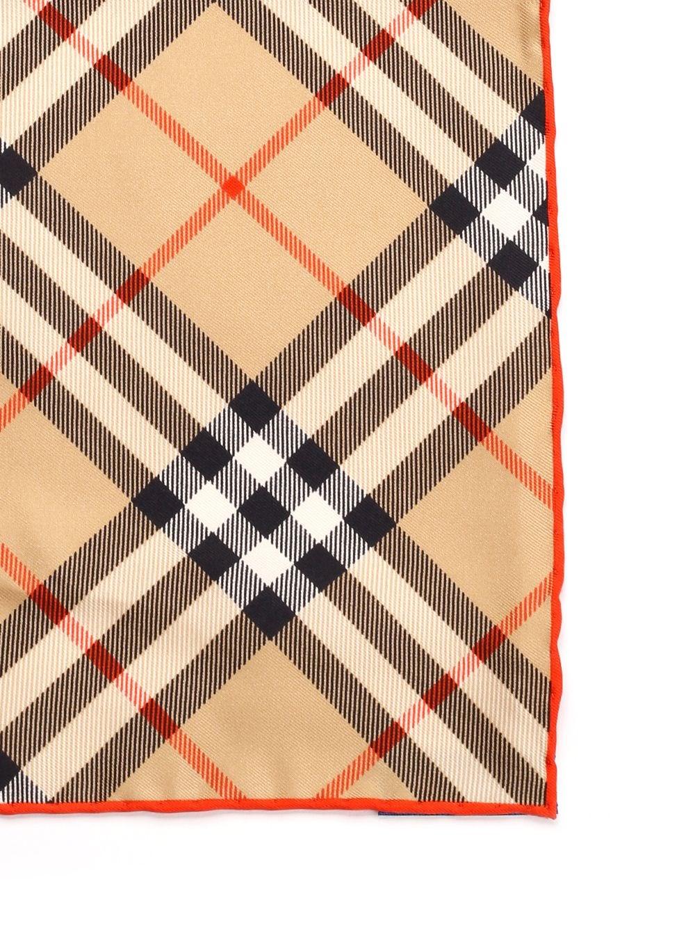 Al Duca D'Aosta Burberry Foulard in seta Vendita