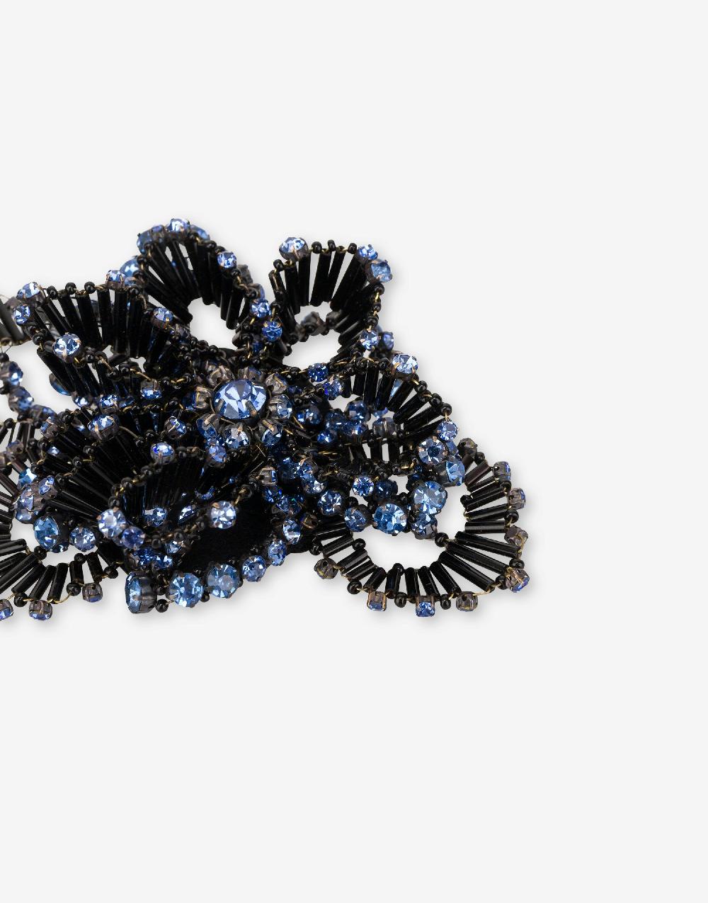 Alberta Ferretti Spilla bijoux a fiore blu con pietre e perline Convenienza