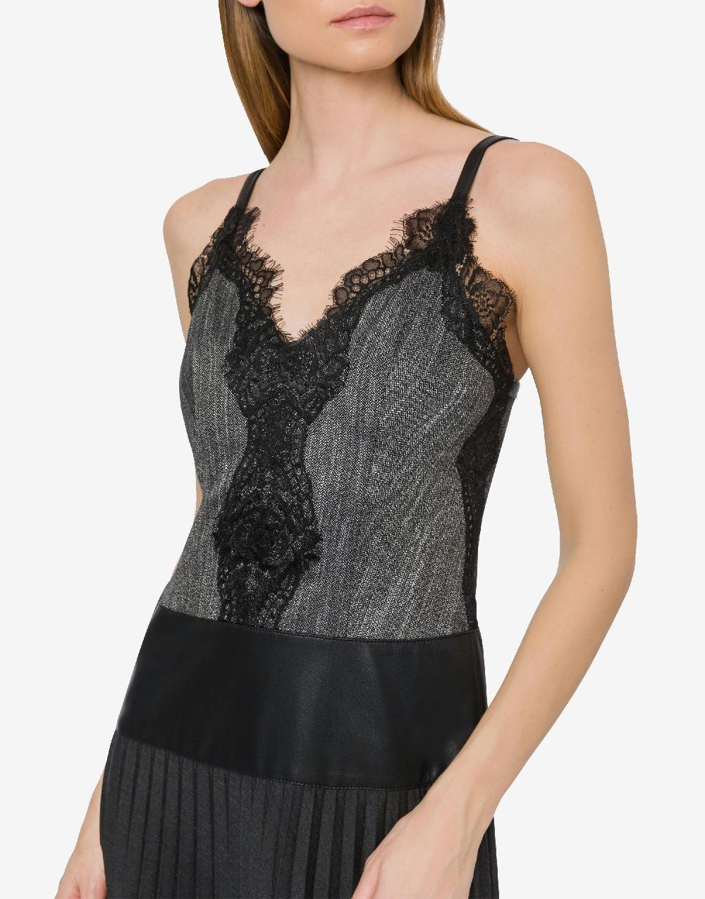 Alberta Ferretti Abito lungo con pizzo e plissé Italy