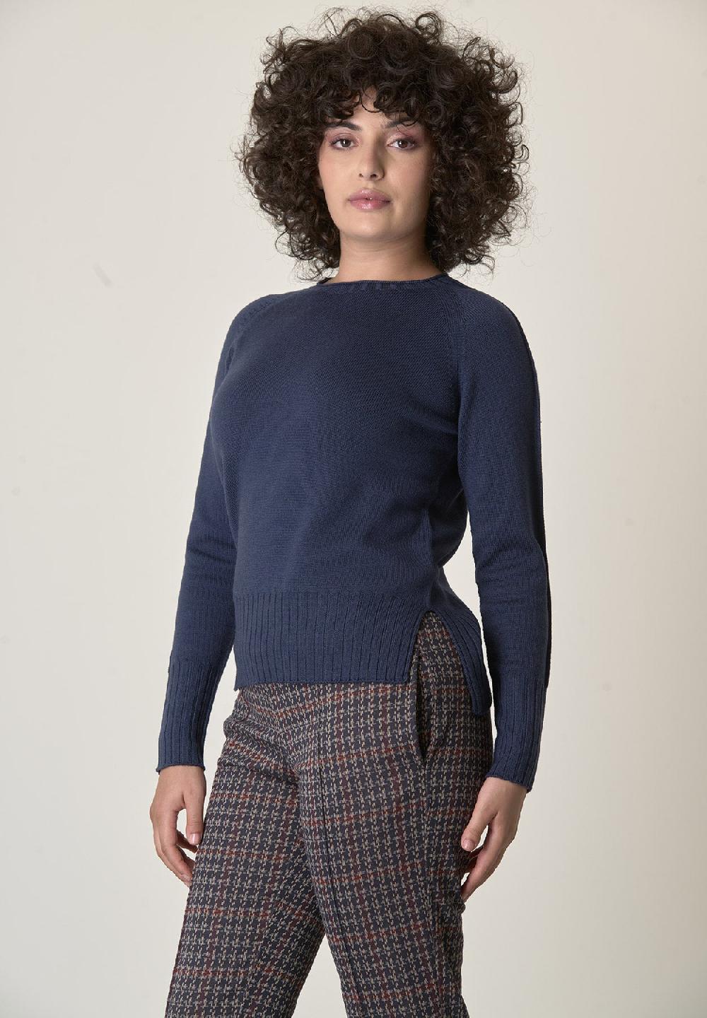 Angelico Girocollo blu lana merinos con spacchi Promozione Limitata