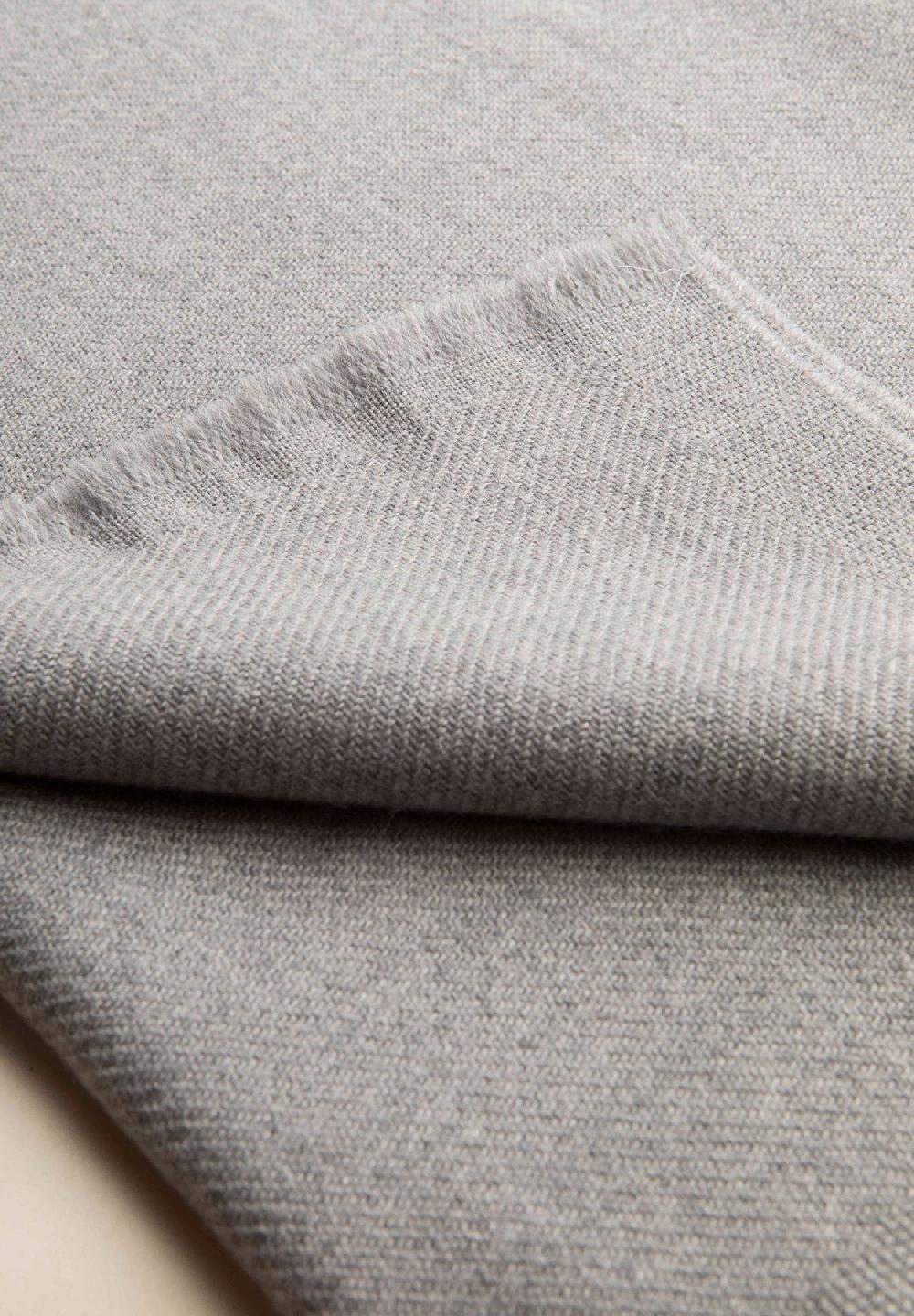 Angelico Sciarpa grigio chiaro lana vergine Offerte